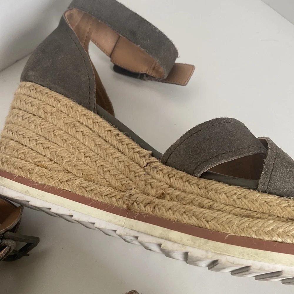 Marc Fisher Zulika wedge olive green size 9.5